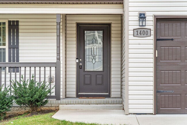 Foto del edificio - Pet Friendly Three Bedroom with Bonus!