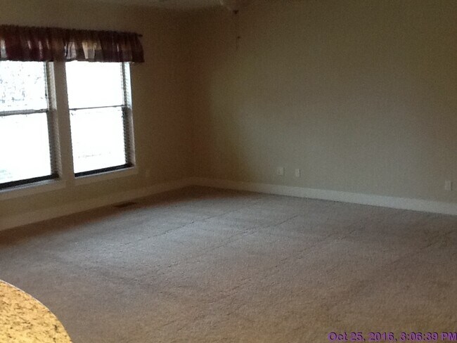 Foto del edificio - Beautiful home located it Madelyn estates in Meridian