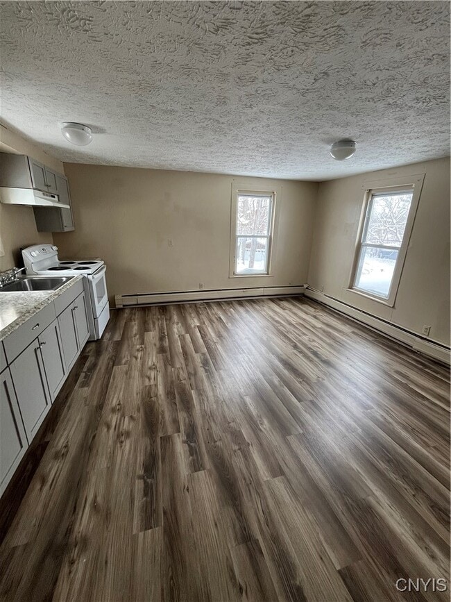 Building Photo - 684 West End Ave