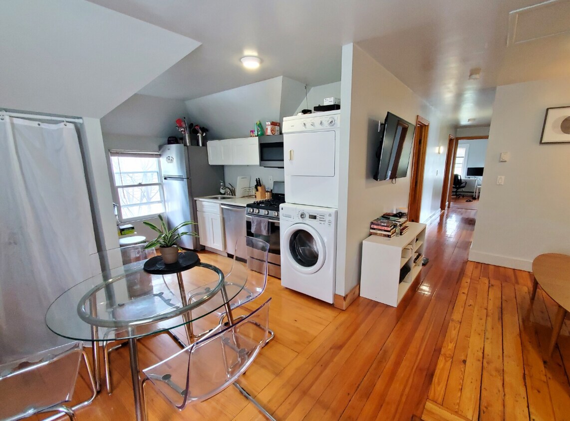 Primary Photo - 12 Bennett St