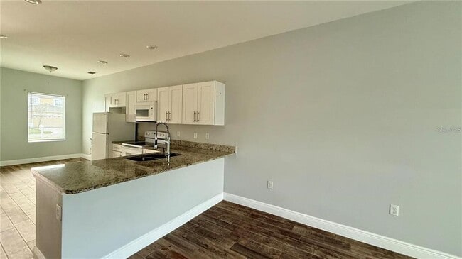 Foto del edificio - 710 Leopard Ct