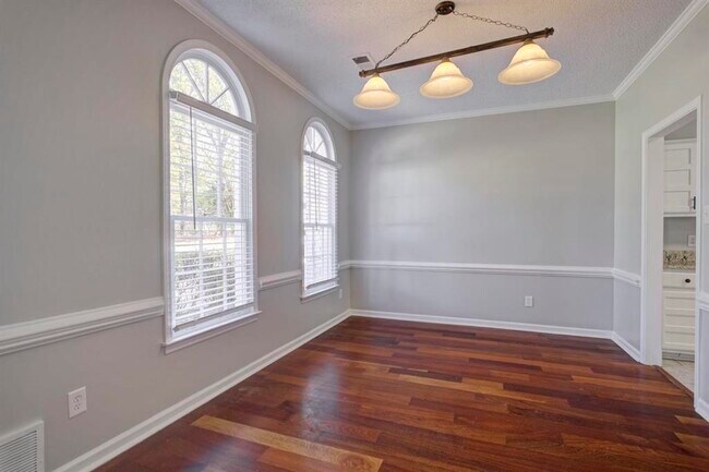 Foto del edificio - 5707 Chester St