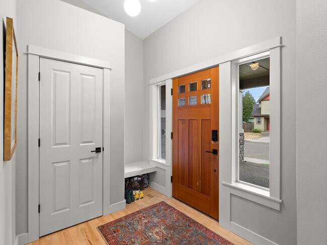 Building Photo - 1442 NE 18th Pl