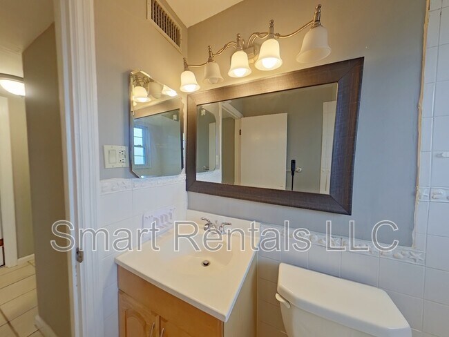 Foto del edificio - 6917 Colonial Woods Dr