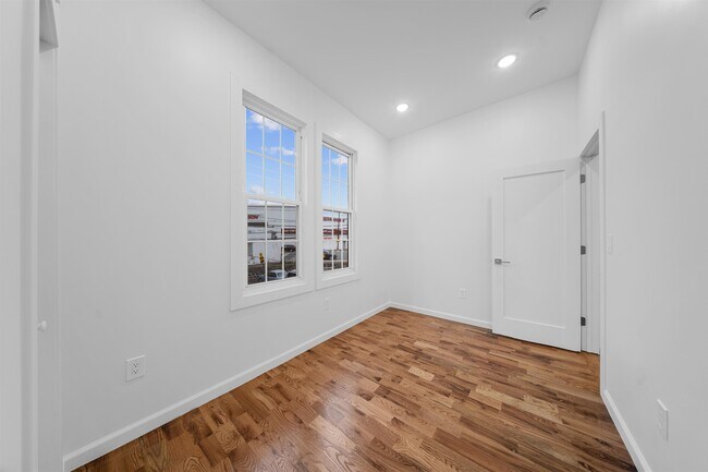 Foto del edificio - 1111 53rd St