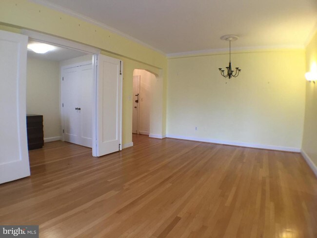 Foto del edificio - 4707 Connecticut Ave NW