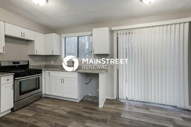 Building Photo - 3 Bedroom Pet-Friendly Home in Lithonia, GA with Main Street Renewal