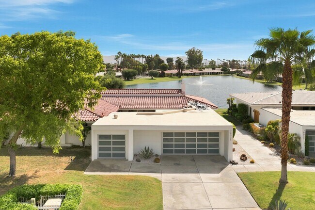 Building Photo - 78025 Lago Dr