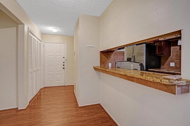 Foto del edificio - 2301 N Congress Ave