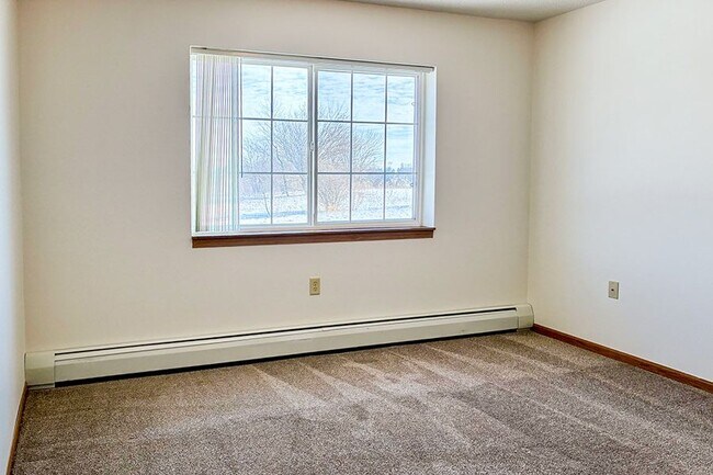 Foto del edificio - Pheasant Hollow Apartments