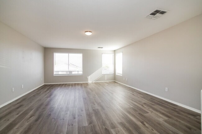 Foto del edificio - 21940 W Casey Ln