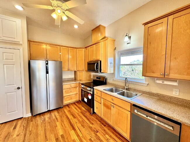 Foto del edificio - Bid-a-Wee Beach Gulf View -Long Term Rental!