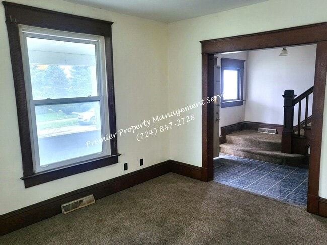 Building Photo - 912 Morton St