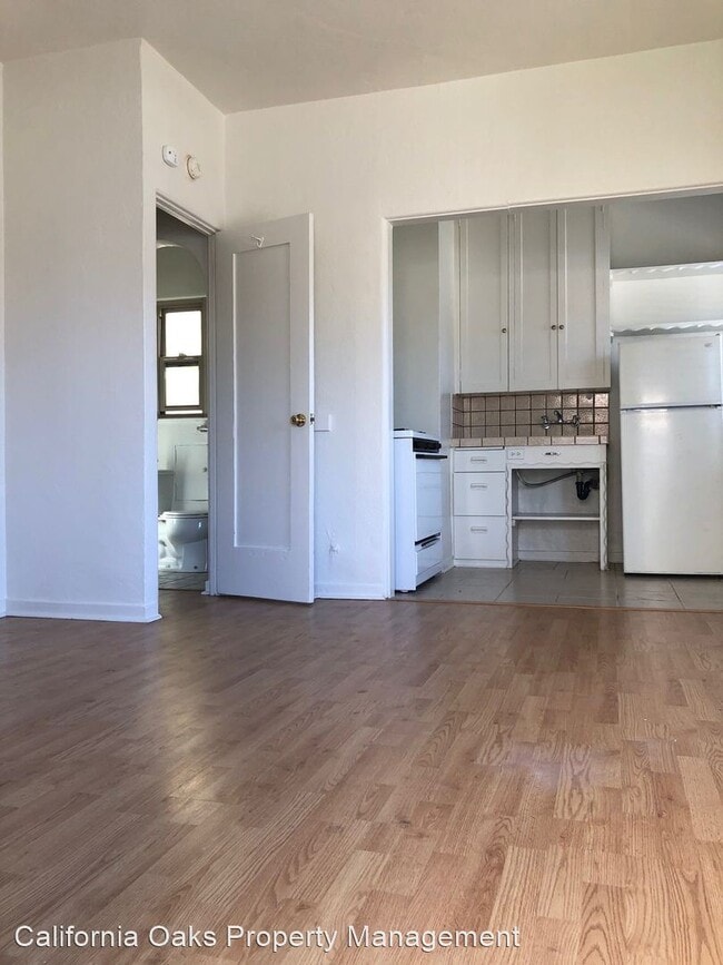 Building Photo - 2039 Pierpont Blvd