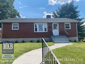 Building Photo - 3136 Fleetwood Ave SW