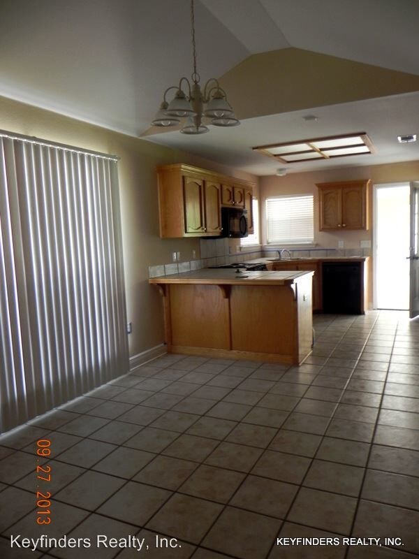 Building Photo - 1055 Elvin Dr