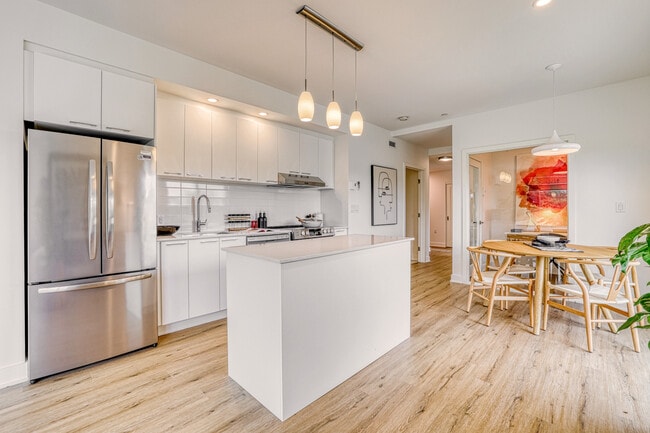 2BR, 2BA - Kitchen #1 - Château golf