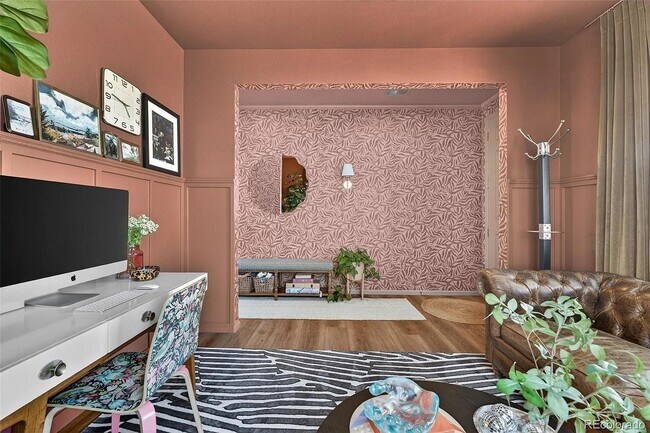Foto del edificio - 949 N Undergrove Way