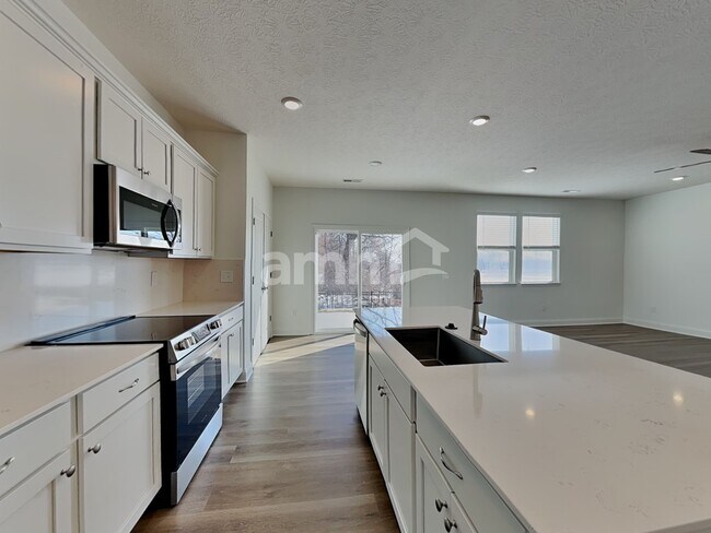Building Photo - 200 Rustic Barn Ct
