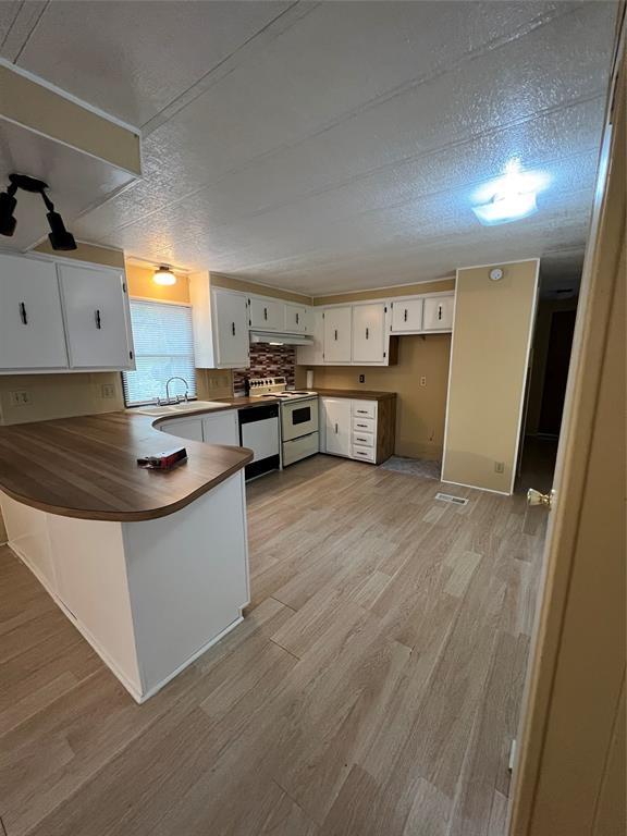 Foto del edificio - 251 Oakdale Dr