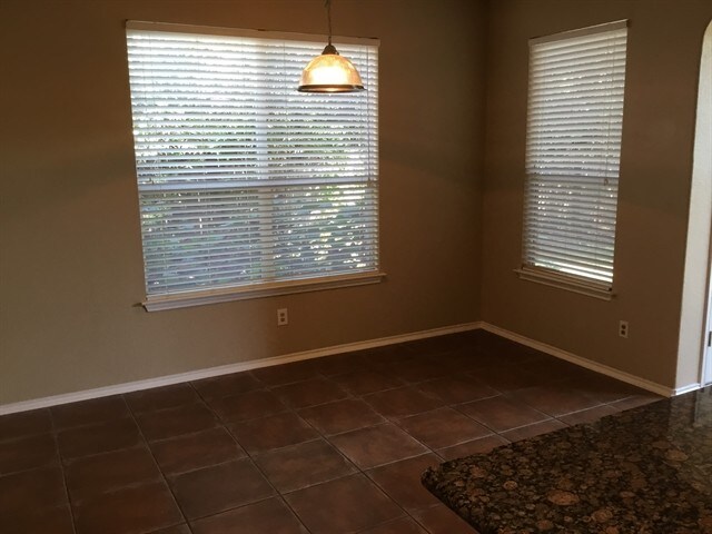 Foto del edificio - 24406 Grape Creek Ln