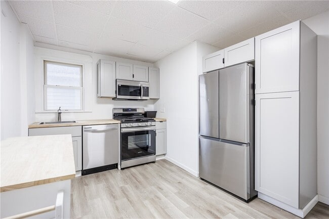 Foto del edificio - 35 Lawton St