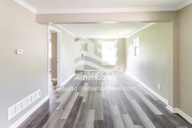 Foto del edificio - 8107 Janis St