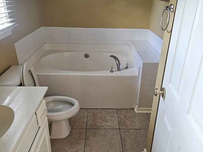 Foto del edificio - 5214 Kingsberry St