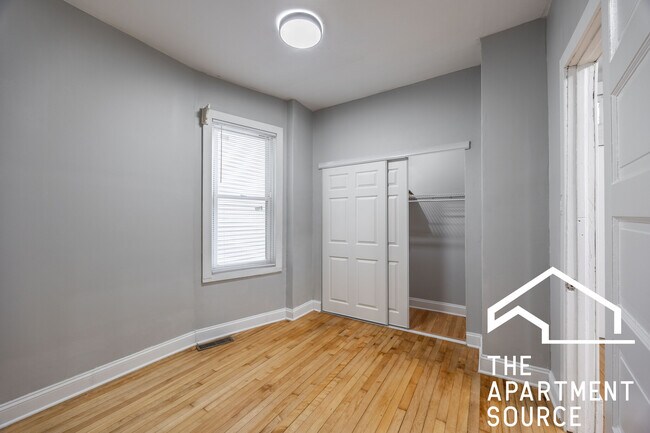 Foto del edificio - 3720 W Cortland St