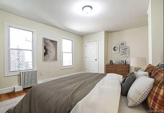 Foto del edificio - 10 Locust Hill Ave