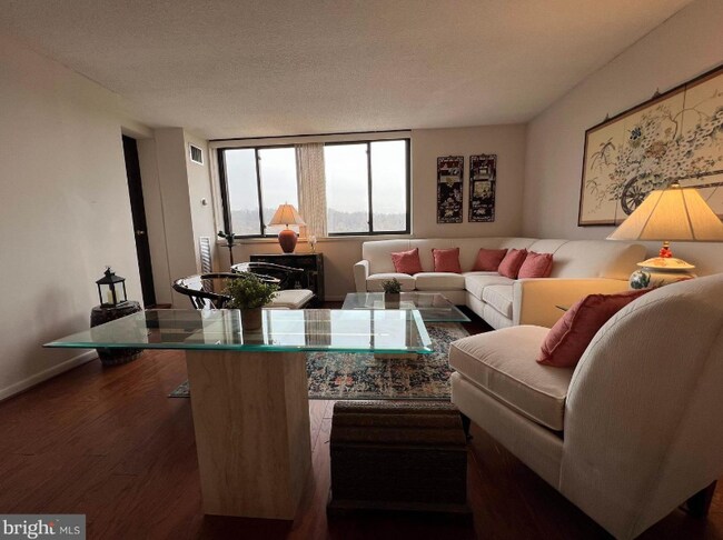 Foto del edificio - 111 Hamlet Hill Rd