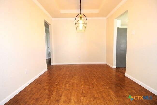 Building Photo - 3303 Solomon Dr