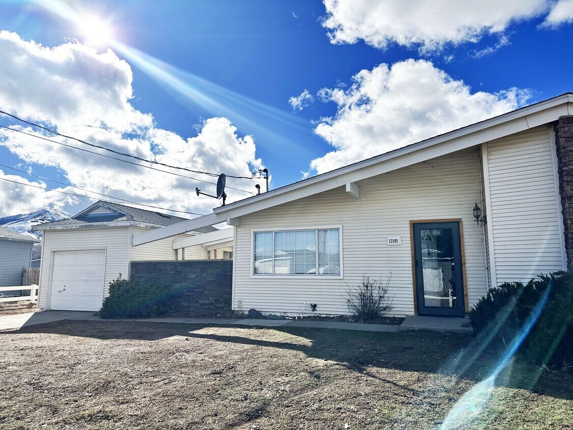 Foto principal - Remodeled 3 bedroom in Stead