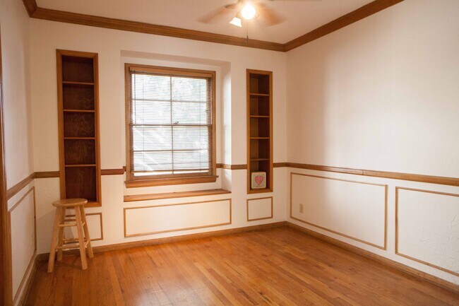 Formal Dining Room, could be office - 4113 Perlita Ave
