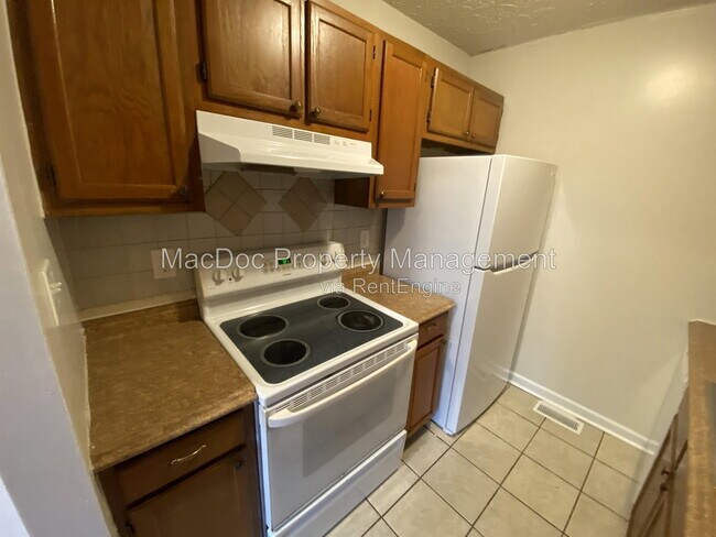 Foto del edificio - 94 Austin Ct
