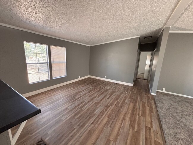 Building Photo - 3950 White Pine Dr