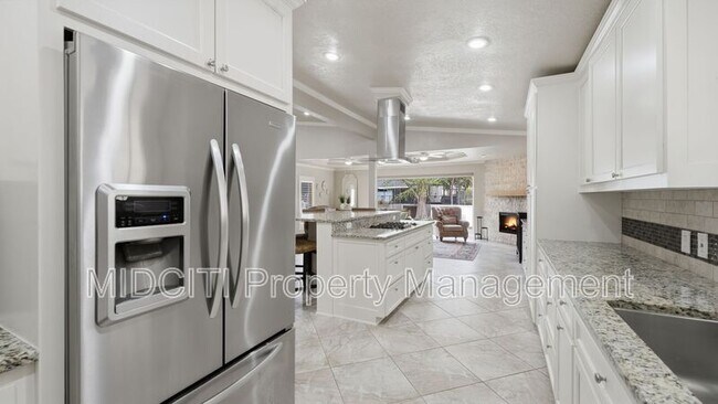 Foto del edificio - 156 Trelawney St