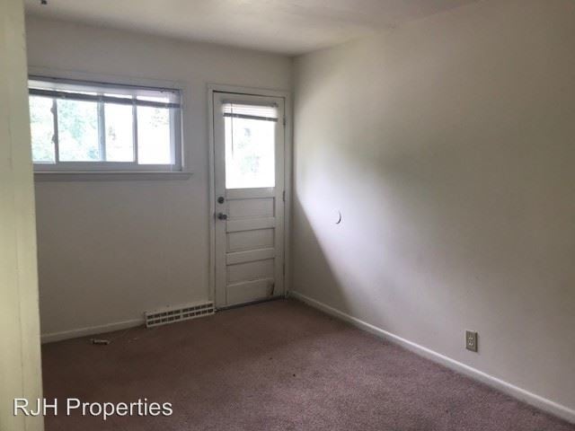 Building Photo - 5953 N 63rd St