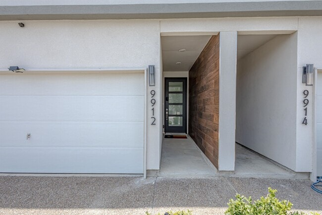 Building Photo - 9912 Kaspar Dr