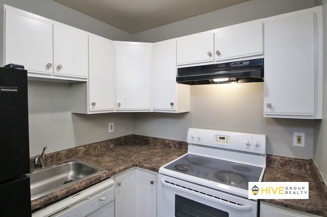 Photo - 1368 Bradley Dr Apartment