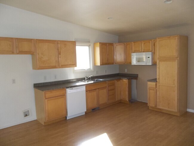 Building Photo - 1023 S Crapo St