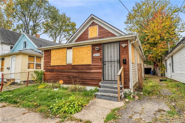 Building Photo - 3204 W 71st St