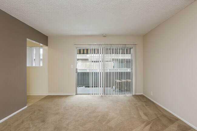 Foto del edificio - 66 S Grand Oaks Ave