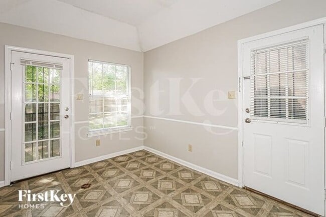Building Photo - 6045 Holly Heights Cove