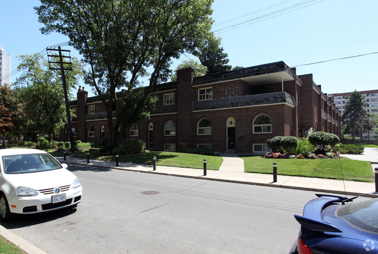 Building Photo - Balliol Townhouses