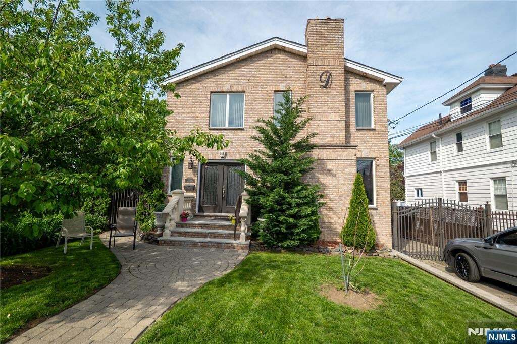 Foto principal - 65 2nd St