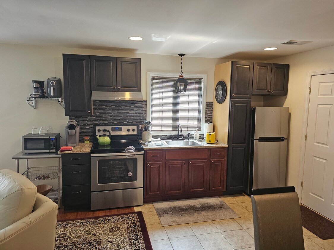 Kitchen - 15 Robbinwood Ter