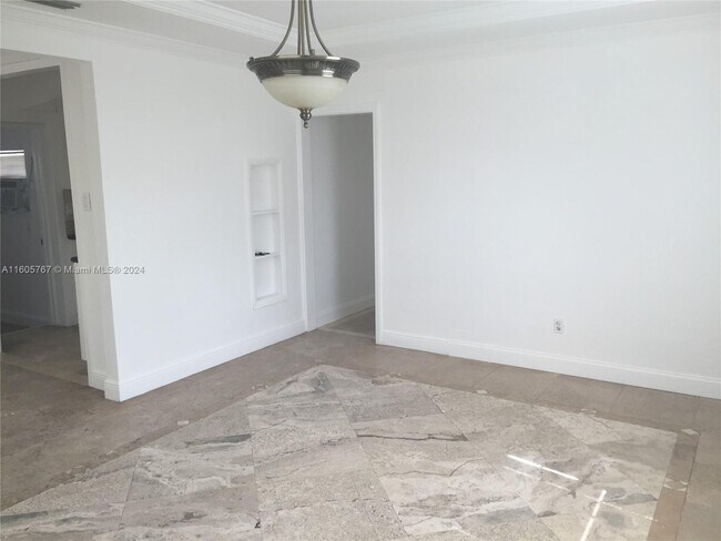 Foto del edificio - 1435 NE 177th St