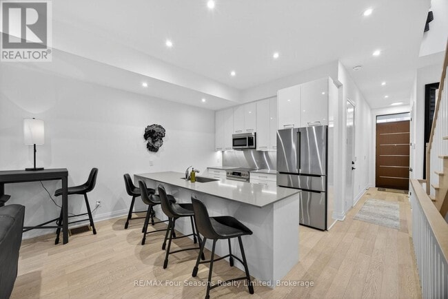 Building Photo - 25 Waterview Ln