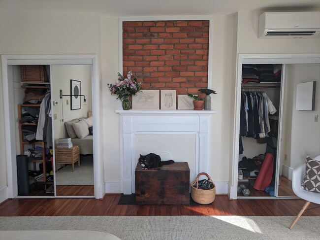 large bedroom - 700 Hinton Ave